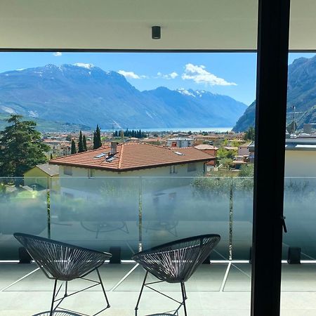 Visioni Lake View Boutique Rooms & Breakfast - Adults Friendly Рива-дель-Гарда Екстер'єр фото