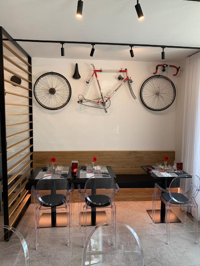 Visioni Lake View Boutique Rooms & Breakfast - Adults Friendly Рива-дель-Гарда Екстер'єр фото