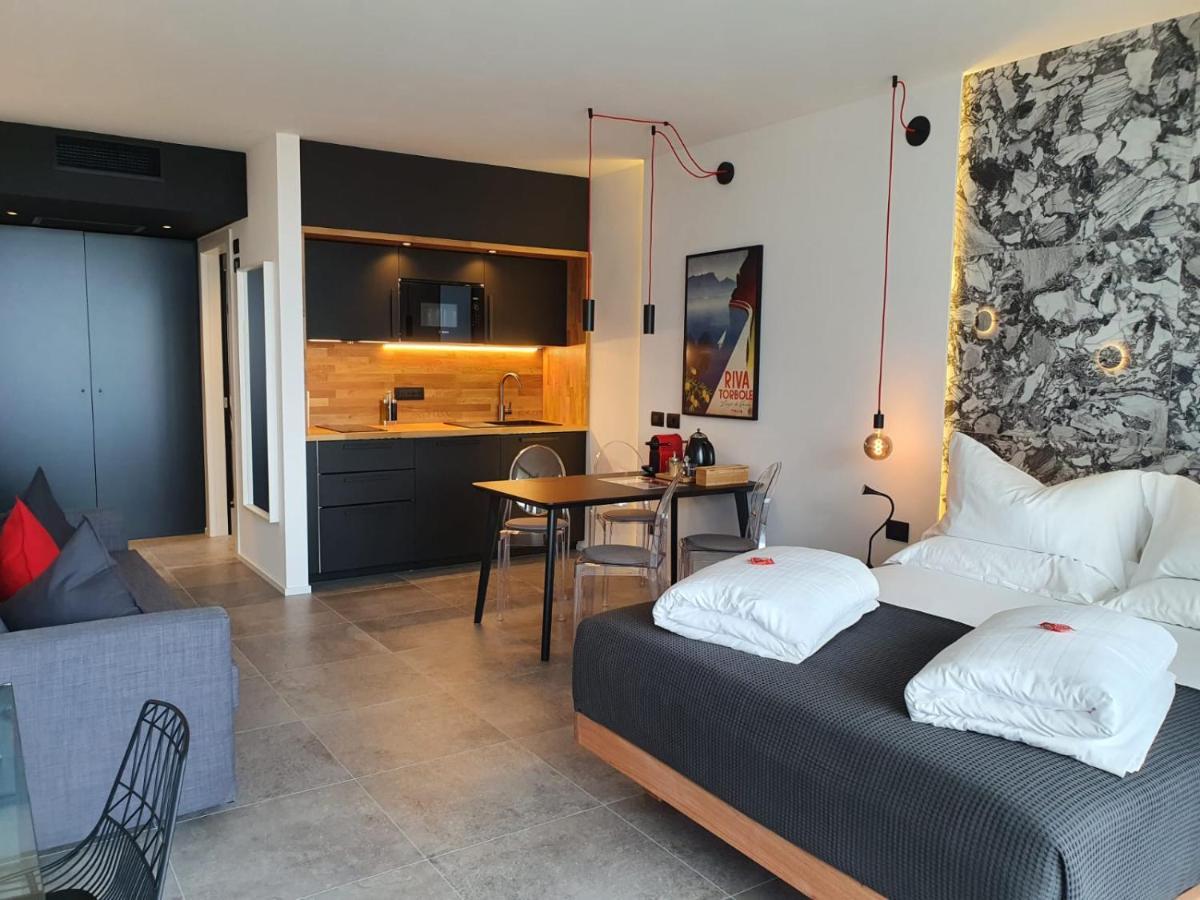 Visioni Lake View Boutique Rooms & Breakfast - Adults Friendly Рива-дель-Гарда Екстер'єр фото