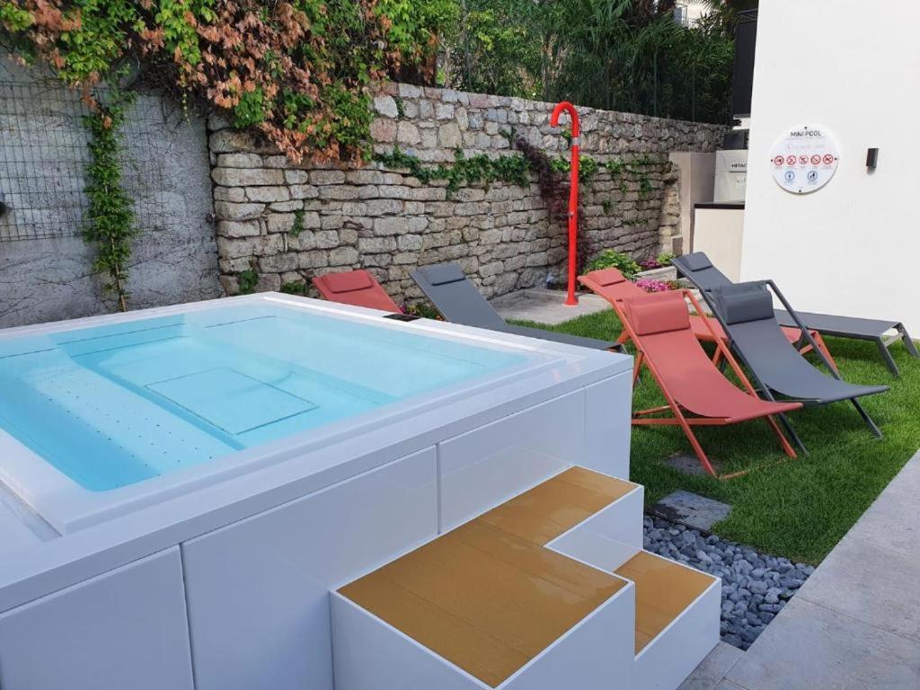 Visioni Lake View Boutique Rooms & Breakfast - Adults Friendly Рива-дель-Гарда Екстер'єр фото