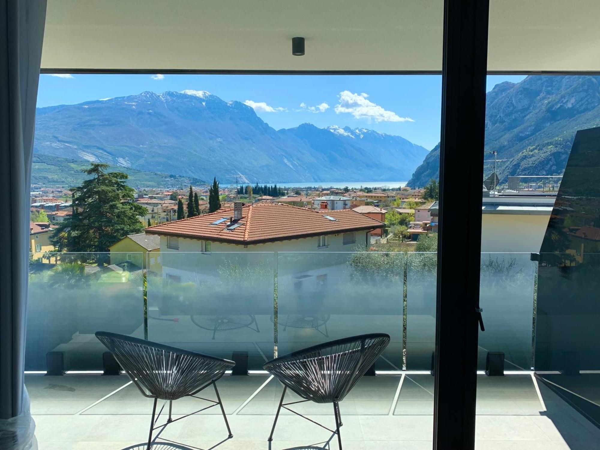Visioni Lake View Boutique Rooms & Breakfast - Adults Friendly Рива-дель-Гарда Екстер'єр фото